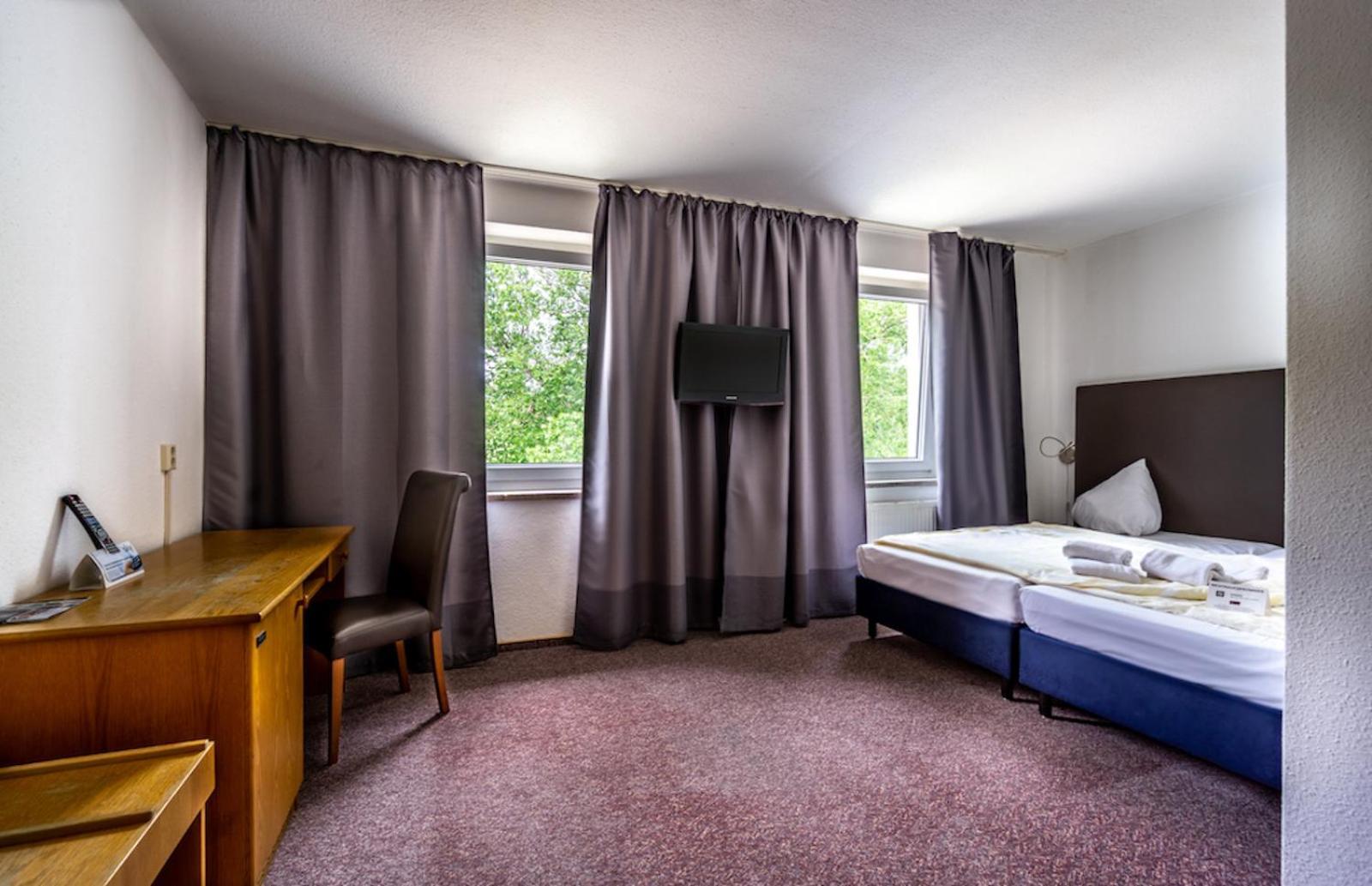 Sl'Otel Budget Bernburg Exterior photo