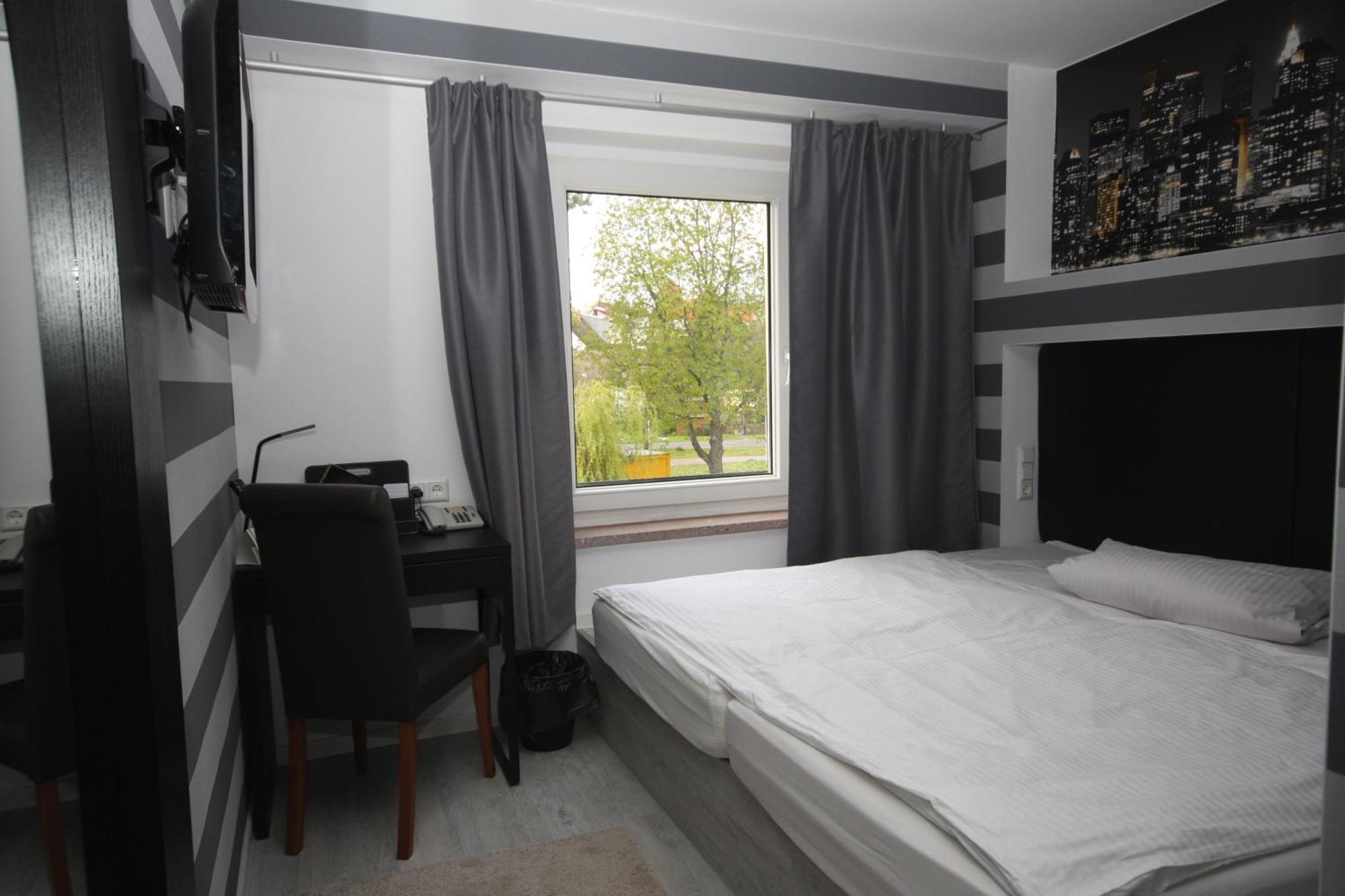 Sl'Otel Budget Bernburg Room photo