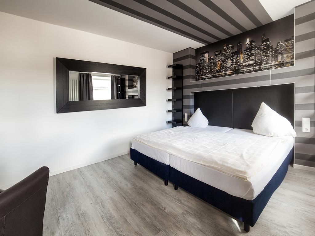 Sl'Otel Budget Bernburg Room photo